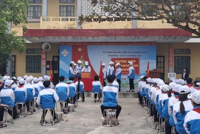 Trường THCS Khánh Hội kỷ niệm 81 năm ngày thành lập QĐND Việt Nam và phát động quyên góp ủng hộ đồng bào miền Trung và Tây Nguyên do bão lũ gây ra